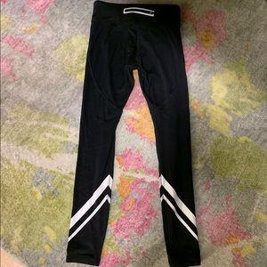 Tory sport black chevron leggings.